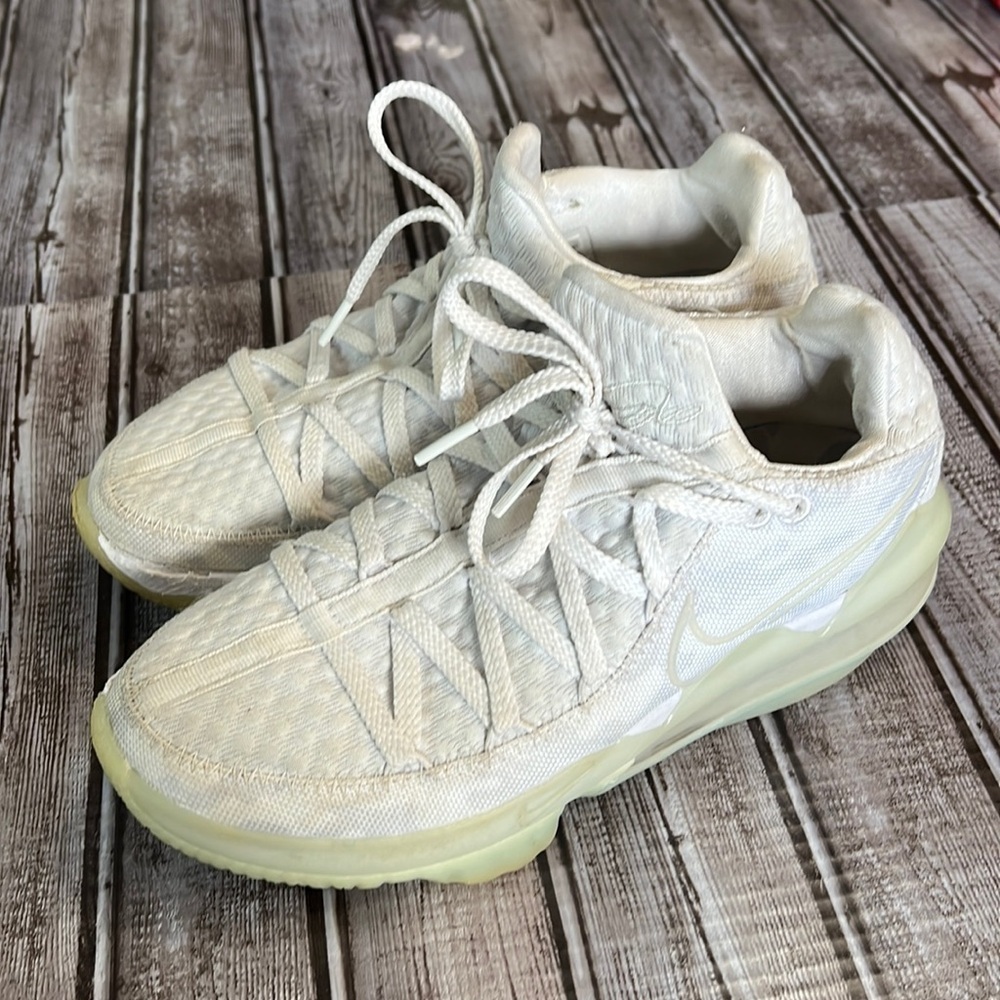 2020 Nike LeBron 17 Low White Camo Size 8 Mens